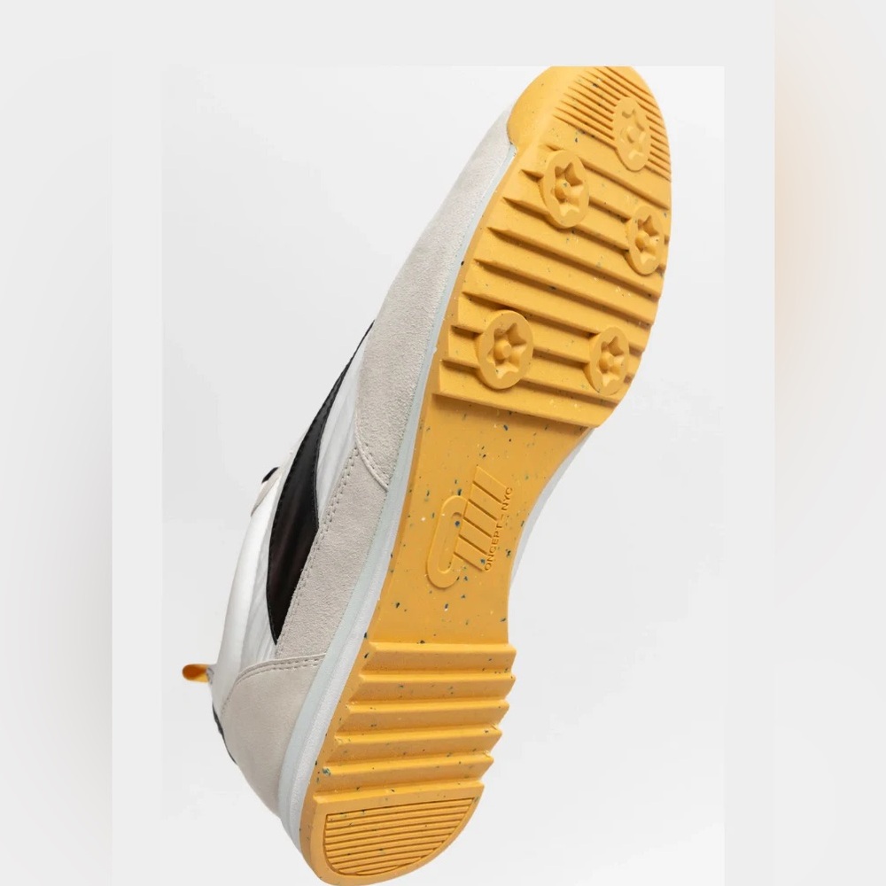 OnCept Women's Retro White Sneakers Free People  EUC - Picture 4 of 9